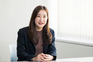 利用者に向けてメッセージを語る高橋 茜