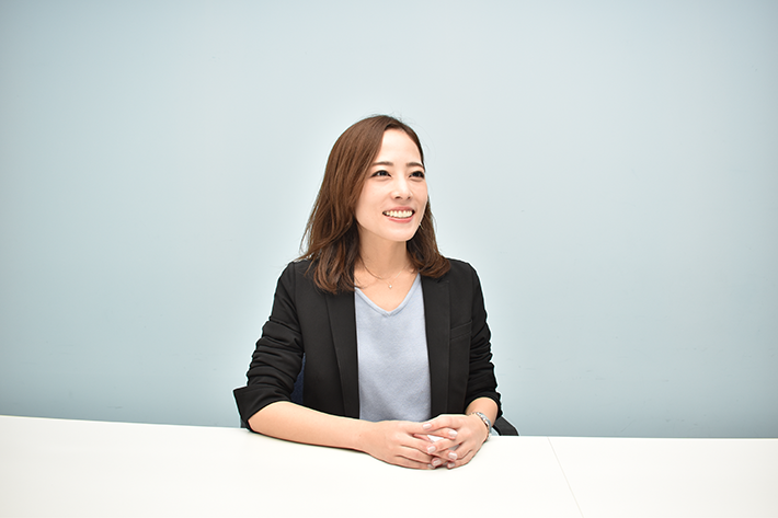 利用者に向けてメッセージを語る浅見 遥香