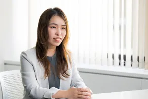 利用者に向けてメッセージを語る番井 こころ