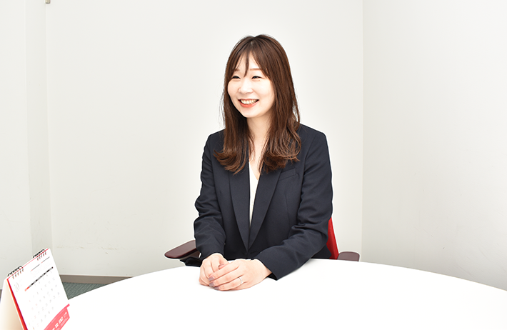 利用者に向けてメッセージを語る黒田 恵実