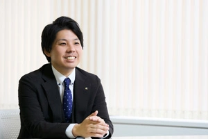 利用者に向けてメッセージを語る川﨑 涼輔