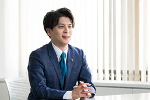 利用者に向けてメッセージを語る石川 嵩大
