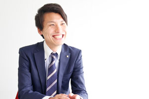 利用者に向けてメッセージを語る浜野 陽介