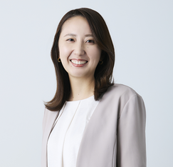 石山 由佳
